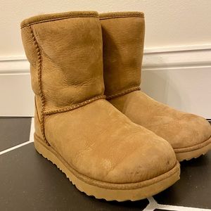 Ugg kids size 2